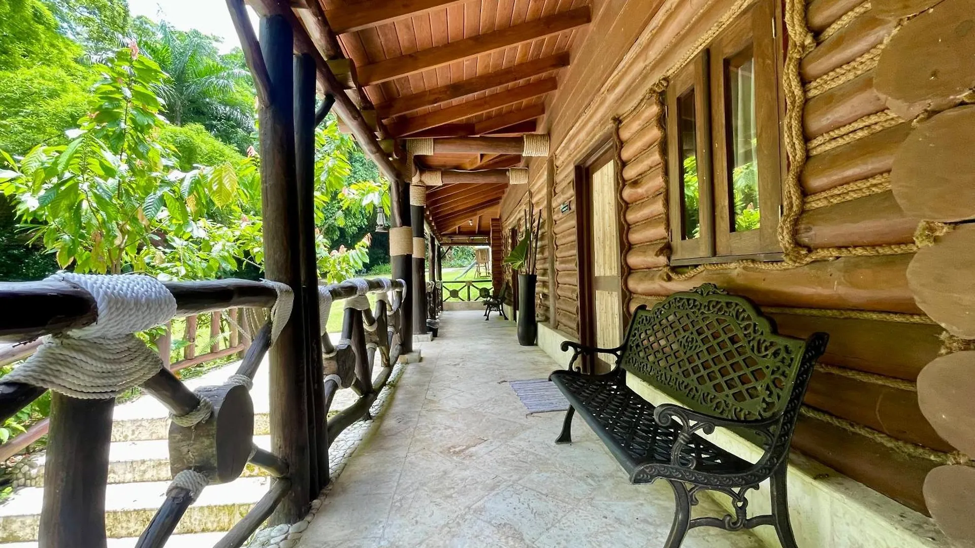 Platon Ecolodge Barahona Hotel