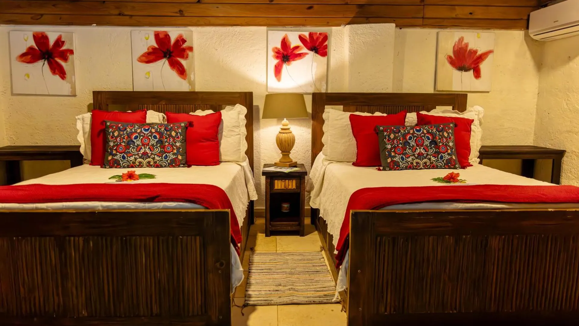 Platon Ecolodge Barahona 3*,