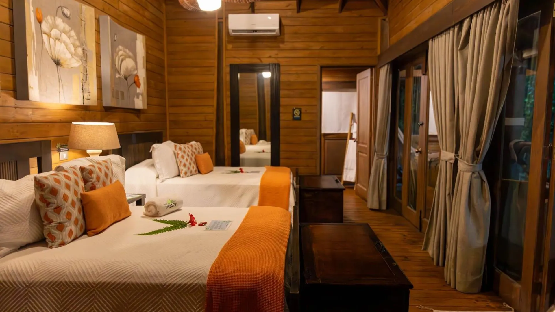 Platon Ecolodge Barahona 3*,
